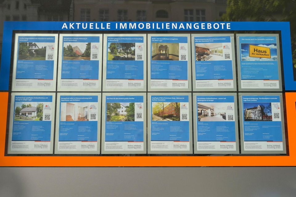 Schaufenster eines Immobilienmaklers in Berlin