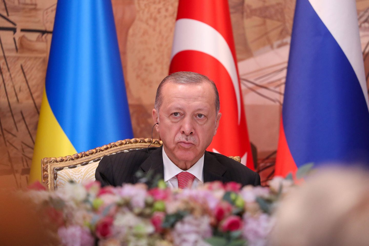 Der türkische Präsident Recep Tayyip Erdoğan verfolgt eine unkonventionelle Geldpolitik. Er meint, dass niedrige Zinsen zu einer geringeren Inflationsrate führen 