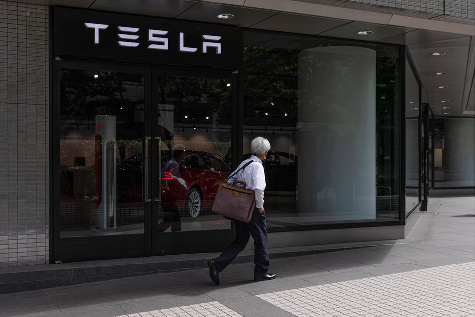 Tesla-Filiale in Shinjuku, Japan