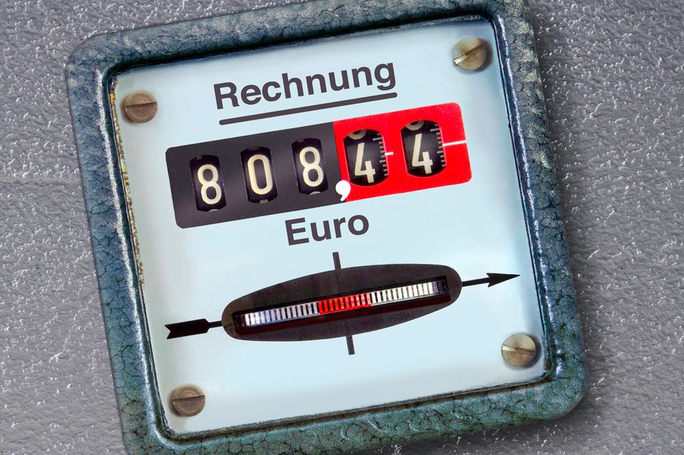 Die Gaspreise steigen seit Monaten massiv. Um die Versorgungsunternehmen zu entlasten, müssen Verbraucher nun ab Herbst die sogenannte Gaspauschale zahlen