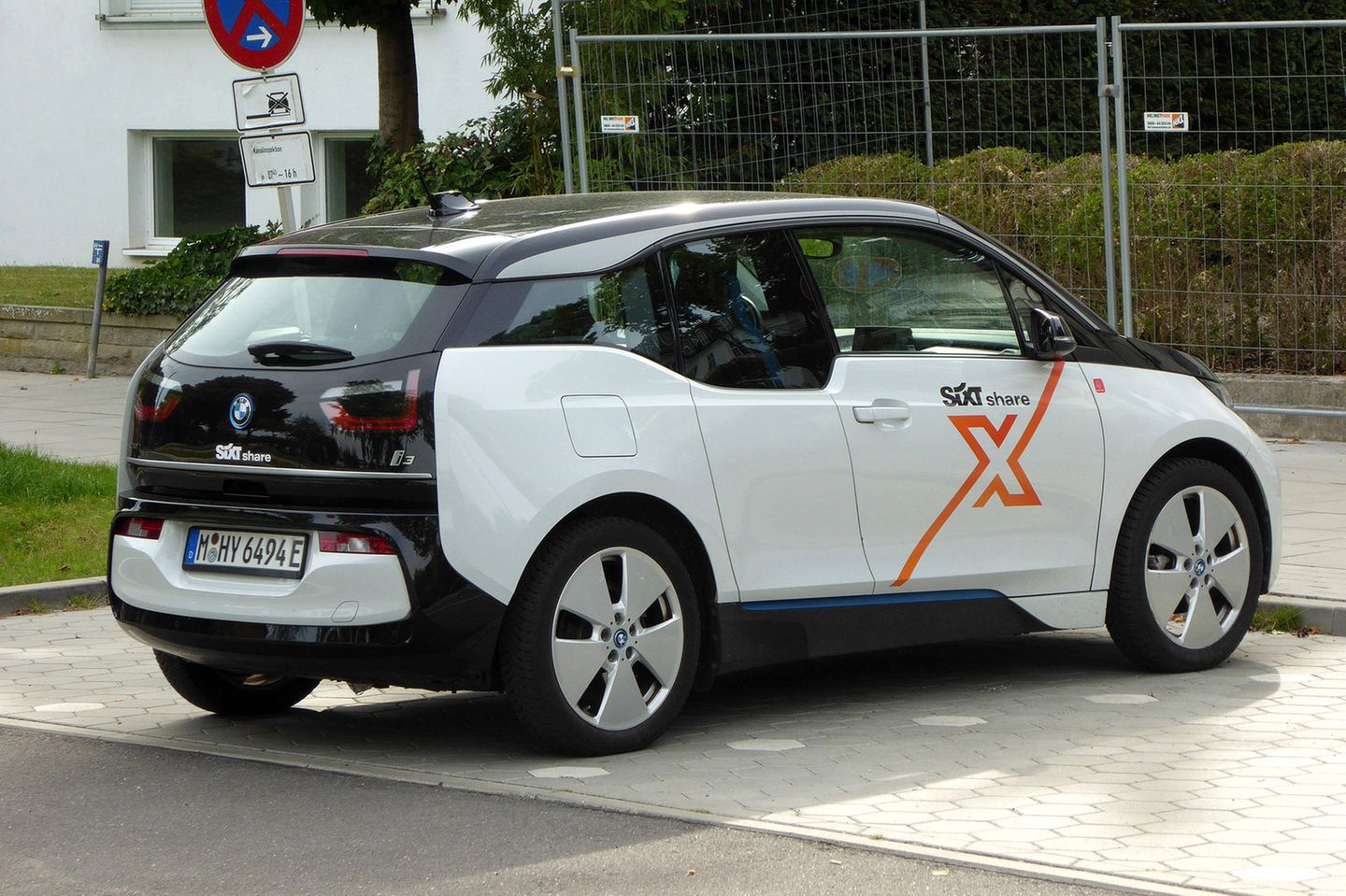 Dieses Sixt-Auto ist eines von etwa 30.200 Carsharing-Autos in Deutschland – bei etwa drei Millionen Nutzern