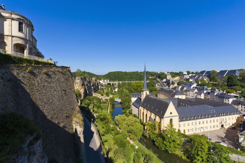 Bei der Freizeitgestaltung schnitten nur zwei Länder in der „Expat Insider 2022“-Untersuchung schlechter ab als Luxemburg. Mit Blick auf ihre Finanzen wählten die dort lebenden Expats das Großherzogtum sogar auf den zweitletzten Platz unter 52 Ländern. Das gute Wirtschaftsklima sorgte zumindest in der Kategorie „Arbeiten im Ausland“ für einen Platz im Mittelfeld (Rang 27).
