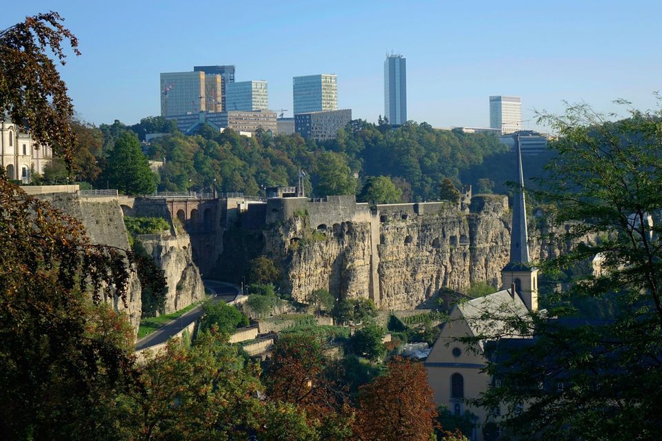 Die hohen Lebenshaltungskosten in Luxemburg spiegeln sich auch beim Arbeitskosten-Niveau wider. Das Großherzogtum belegte mit durchschnittlich 42,70 Euro je Stunde im EU-Ranking Platz zwei. Damit war es jedoch weit von der Nummer eins in der Gemeinschaft entfernt.