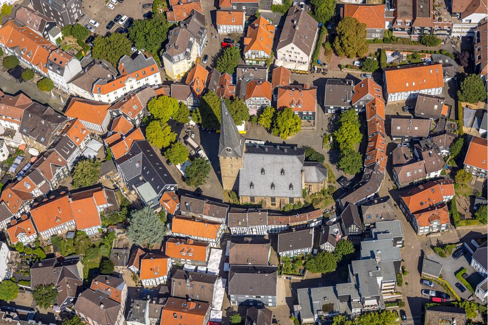 Luftaufnahme von Straßenzügen in Hattingen im Ruhrgebiet