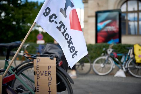 Das beliebte 9-Euro-Ticket ist zum 1. September ausgelaufen. Die Bundesregierung diskutiert über Nachfolge-Lösungen
