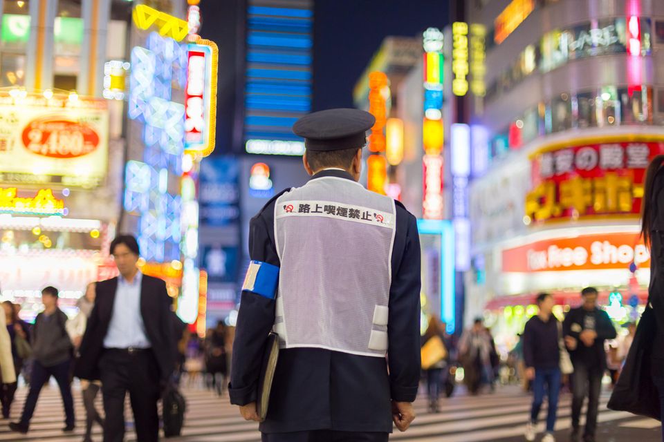 1 Japan Den mit Abstand kleinsten öffentlichen Dienst der OECD-Länder hatte 2017 Japan. Die Statistik weist für das Jahr eine Quote von nur 5,9 Prozent aus. Das entsprach in etwa dem Niveau von einem Jahrzehnt zuvor. Nach 2017 lagen der OECD keine Zahlen mehr für Japan vor. Aktuell rangiert deshalb Korea auf Platz eins der Mitglieder mit dem kleinsten öffentlichen Dienst. Am anderen Ende des Spektrums finden sich Länder, in denen fast jeder dritte Beschäftigte für den Staat arbeitet.