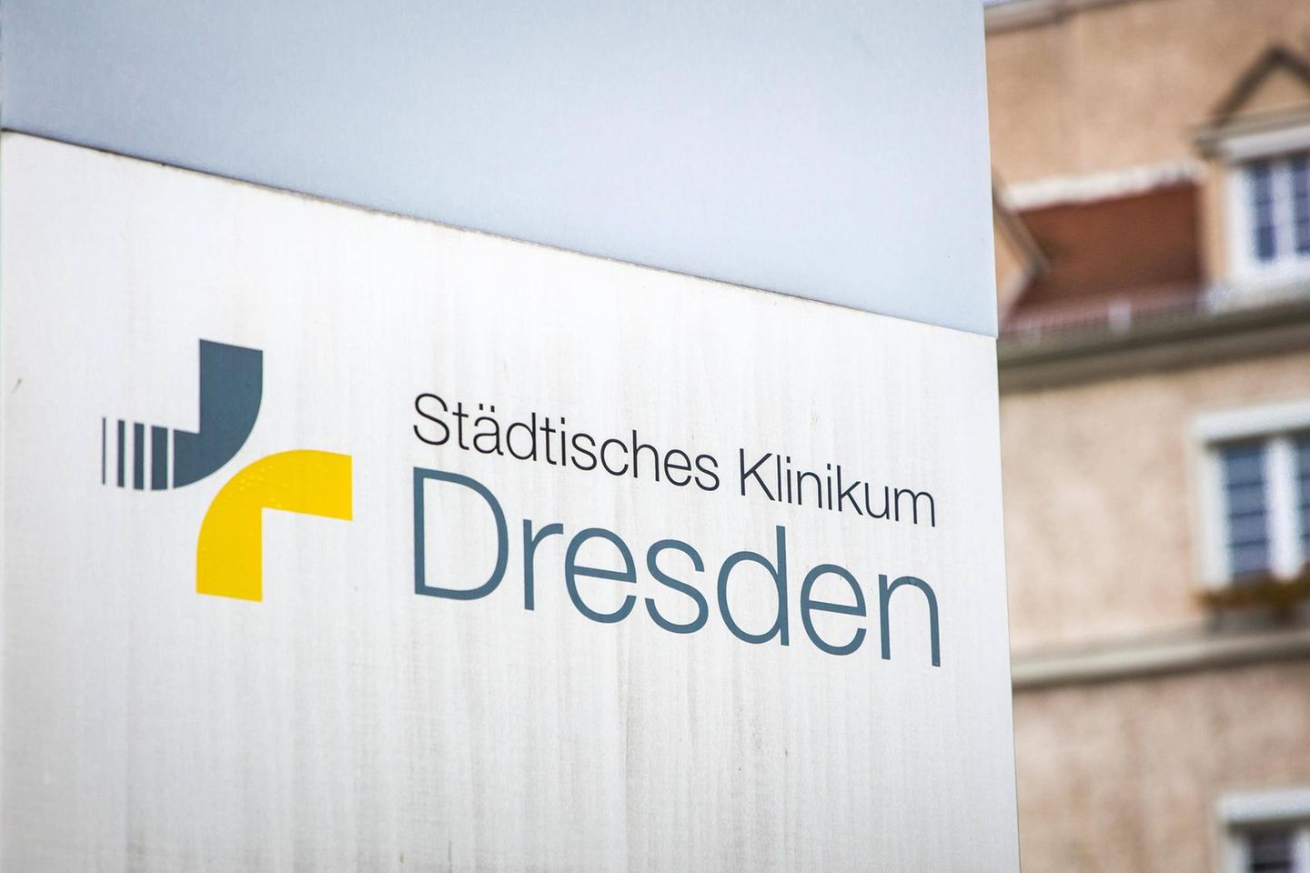 Im Städtischen Klinikum Dresden werden jährlich rund 62.500 Menschen stationär und 109.000 ambulant behandelt
