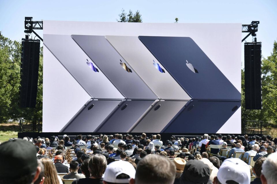 Die USA stellten laut „Fortune“ im Geschäftsjahr 2021 (bis 31. März 2022) 124 der 500 umsatzstärksten Firmen weltweit. Das waren zwei mehr als im Vorjahr und zwölf weniger als bei der Volksrepublik China. Drei der Spots in den Top 10 gingen an US-Firmen. Apple war auf Platz sieben mit einem Umsatz von 366 Mrd. Dollar der einzige Technologie-Konzern der Spitzengruppe.
