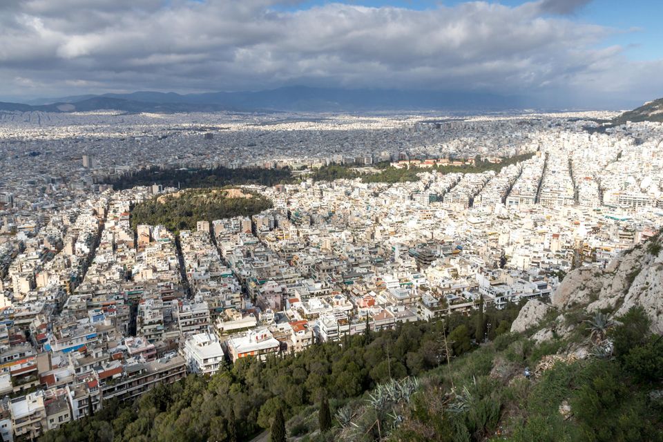 Neun der zehn Top-Verbesserer unter den 172 analysierten Städten lagen 2022 in Europa. Athen kam im Ranking zwar nur auf Platz 73. Das war das schlechteste Ergebnis unter den führenden Aufsteigern. Aber immerhin konnte sich die griechische Hauptstadt um 18 Plätze oder 11,6 Indexpunkte (auf 74,5 Punkte) steigern.