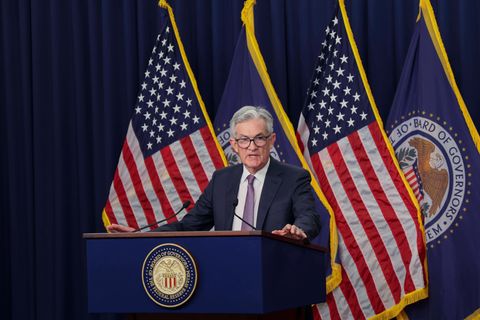 Fed-Präsident Jerome Powell spricht zur Presse