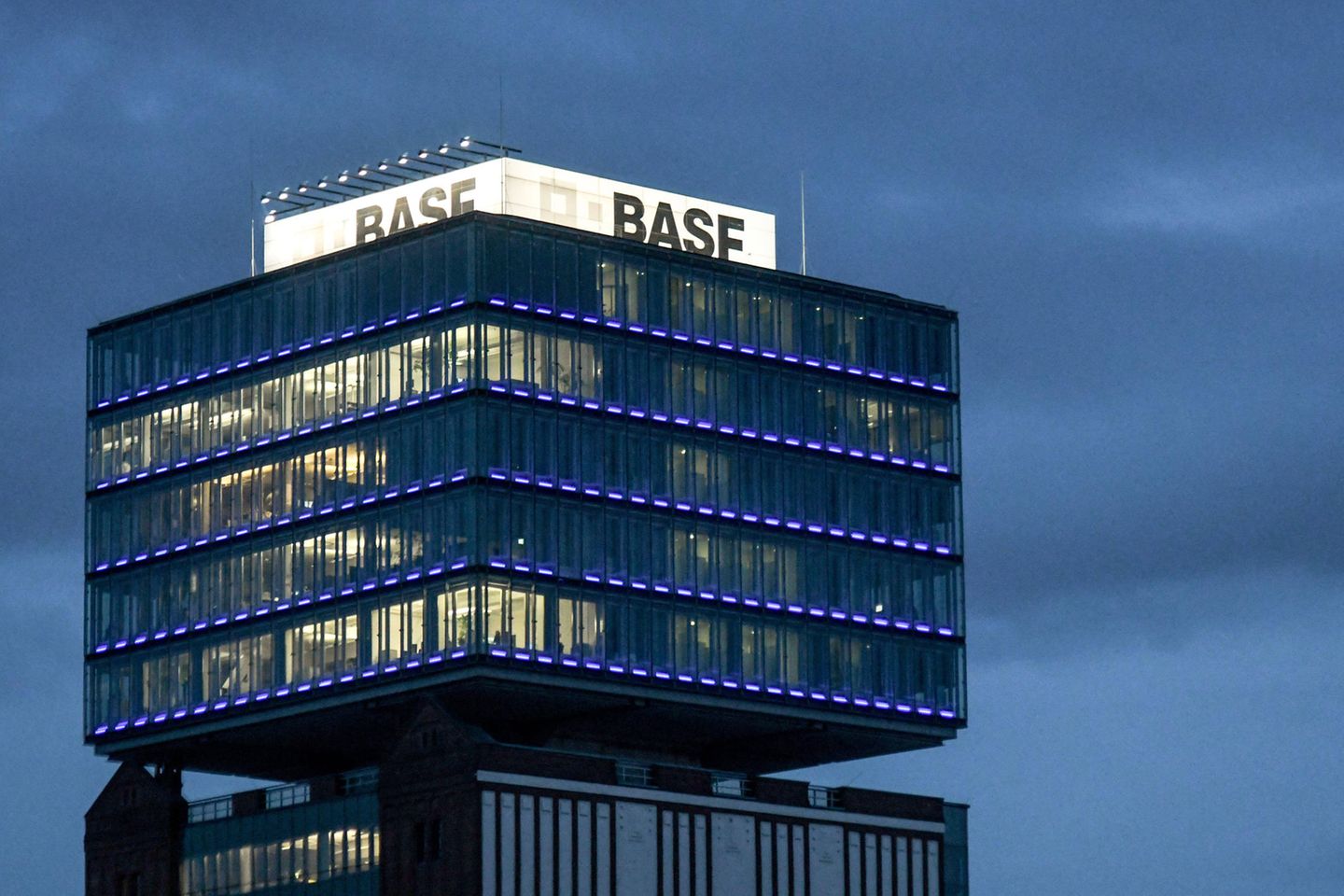 Der Chemiekonzern BASF gehört zu den Top 10 der umsatzstärksten deutschen Unternehmen