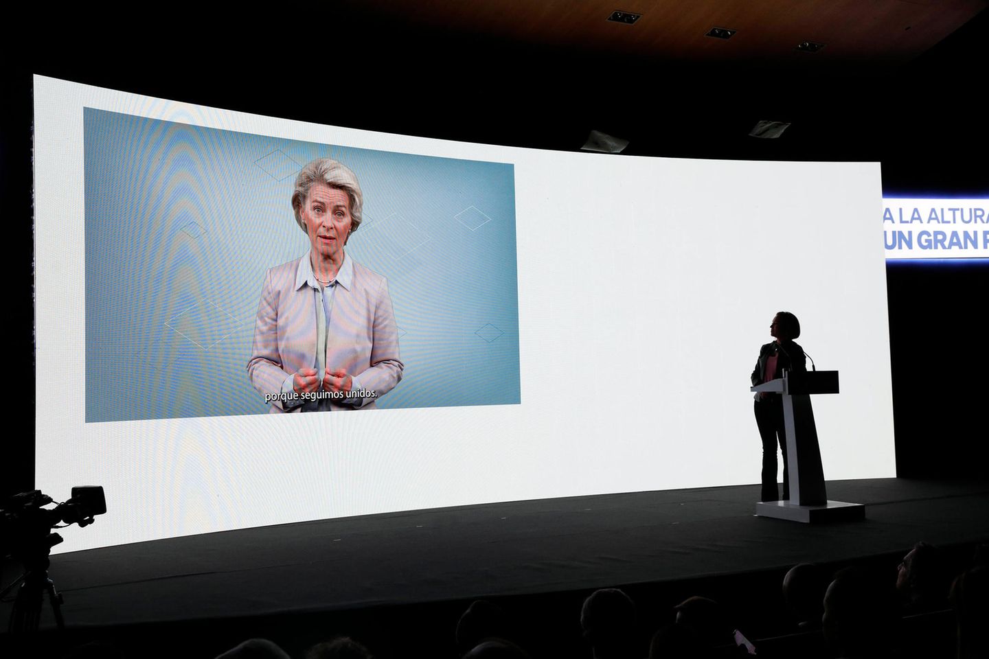 EU-Kommissionspräsidentin Ursula von der Leyen verhandelt derzeit zwei neue Maßnahmen: Das Anti-Coercion-Instrument, das die Mitgliedstaaten gegen handelspolitische Zwangsmaßnahmen anderer Regierungen schützen soll, und ein Importverbot von Produkten aus Zwangsarbeit