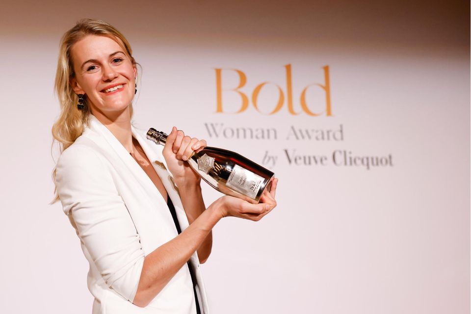 Gründerpreis: Gewinnerin Zarah Bruhn, Gründerin von Socialbee, hilft Firmen, Geflüchtete unbürokratisch einzustellen Gewinnerin Zarah Bruhn, Gründerin von Socialbee, hilft Firmen, Geflüchtete unbürokratisch einzustellen