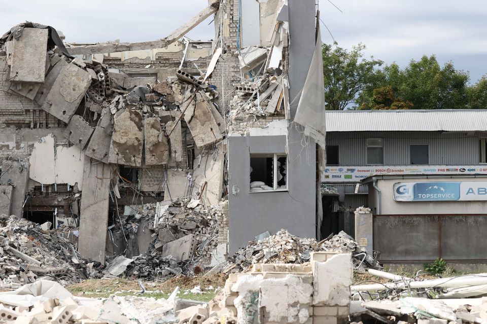 Kriegsschäden in Cherson: Insgesamt belaufen sich die Schäden im Ukraine-Krieg laut Weltbank auf etwa 90 Mrd. Dollar