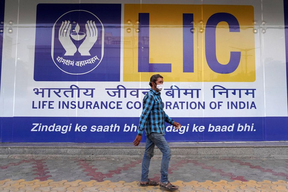 Platz drei der Newcomer-Charts ging an die Life Insurance Corporation of India, die auf Platz 98 des Rankings debütierte. Die Versicherungsgruppe und Investmentgesellschaft befindet sich mehrheitlich im Besitz des indischen Staates. Der Umsatz belief sich laut „Fortune“ im Geschäftsjahr 2021 auf 97,3 Mrd. Dollar (plus drei Prozent), der Gewinn auf 553,8 Mio. Dollar (plus 38 Prozent).
