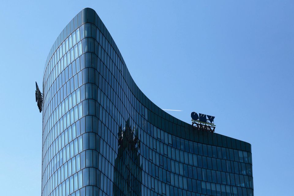 Die OMV Group ist ein Erdöl-, Erdgas- und Chemiekonzern aus Wien. Er wurde bislang insgesamt 14 Jahre in der „Fortune“-Liste geführt und schaffte 2022 auf Platz 330 den Wiedereinstieg. Der Umsatz erhöhte sich laut dem Ranking um 123 Prozent auf 42,0 Mrd. Dollar. Beim Gewinn wies „Fortune“ ein Plus von 69 Prozent auf 2,6 Mrd. Dollar aus.