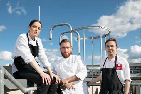 Die Köche Stella Nagel, Markus Silbernagel und Jannik Brunzel (v. l.)