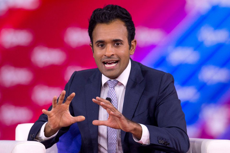 Vivek Ramaswamy tritt im Februar 2022 auf der rechtskonservativen CPAC-Konferenz auf