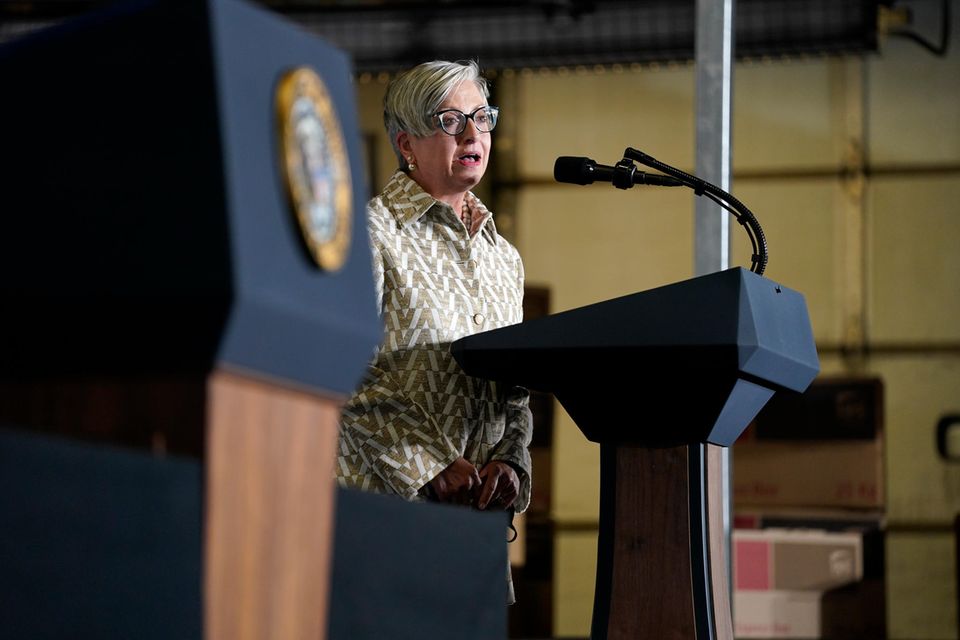 Einer der größten Logistikkonzerne der Welt wird von einer Frau geführt. Carol Tomé wurde 2020 der zwölfte CEO in der über hundertjährigen Geschichte des United Parcel Service (UPS). Das Unternehmen aus Atlanta belegte mit einem Umsatz von 97,3 Mrd. Dollar (plus 15 Prozent) Platz 97 in den „Global 500“.