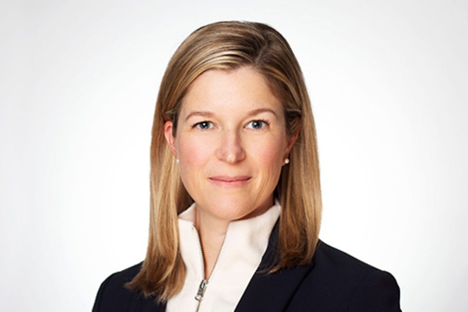 Seit März 2022 wird Centene von Sarah London geführt. Der US-Anbieter von Versicherungsleistungen im Gesundheitsbereich kam im „Fortune“-Ranking auf Platz 66 der umsatzstärksten Firmen weltweit (126,0 Mrd. Dollar, plus 13 Prozent). Im globalen Boom-Jahr bedeutete das für das Unternehmen aus St. Louis allerdings einen Abstieg um neun Plätze.