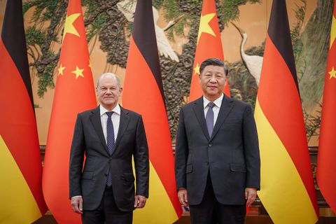 Bundeskanzler Scholz und Chinas Machthaber Xi bei ihrem Treffen in Peking