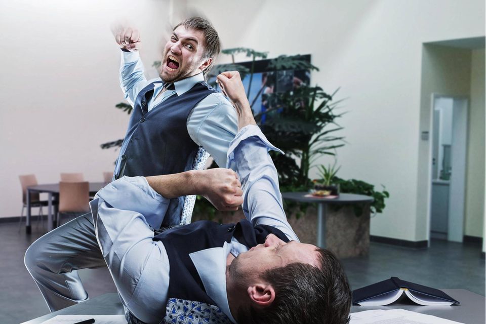 Prügelei im Büro