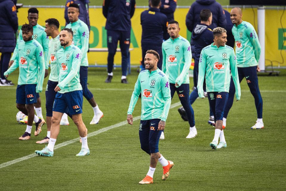 Brasilien stellt die wertvollste nichteuropäische Auswahl. Der mit Abstand teuerste Spieler bei der Nummer eins der Fifa-Weltrangliste war zuletzt Vinicius Junior von Real Madrid (120 Mio. Euro), der drittteuerste Spieler der Welt. Weit dahinter folgen Rodrygo (Real Madrid) mit 80 Mio. Euro, Neymar (Paris Saint-German), Gabriel Jesus (Arsenal London) und Antony (Manchester United) mit jeweils 75 Mio. Euro.