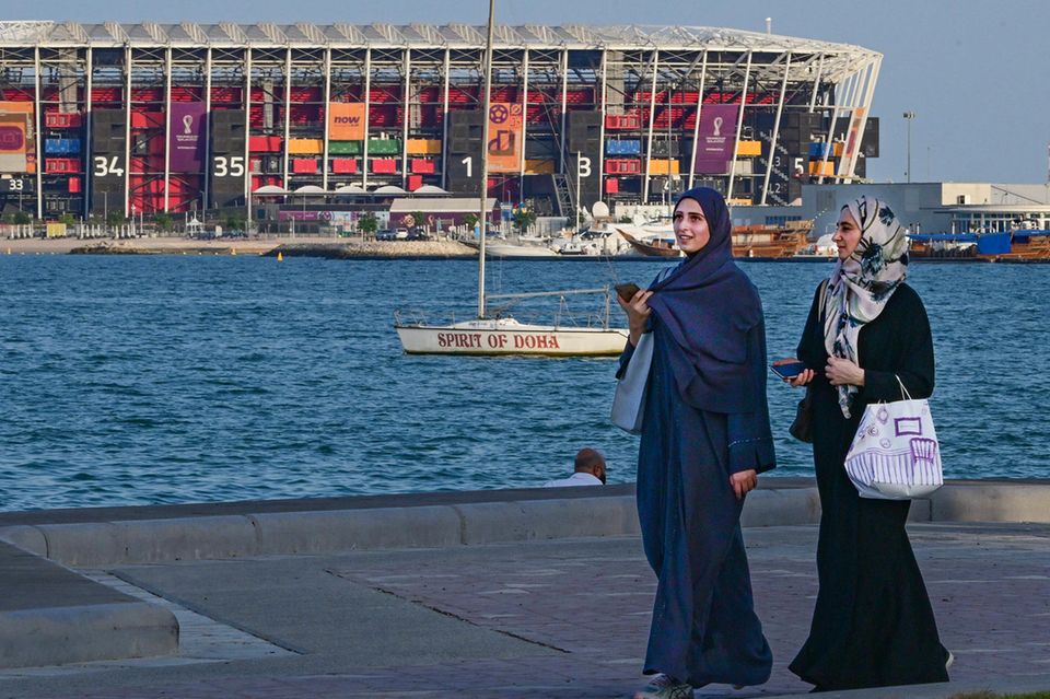 Frauen genießen in Katar nicht die gleichen Rechte wie Männer. Auf dem Arbeitsmarkt sind sie unterrepräsentiert