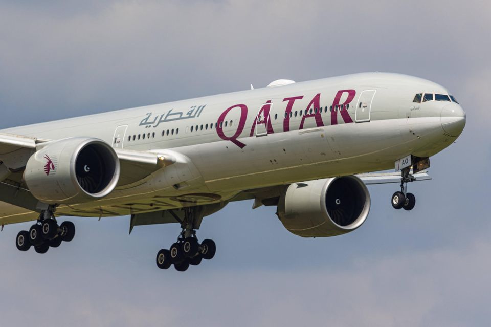 Qatar Airways „Forbes“ hat für seine Liste der größten nicht-börsennotierten Unternehmen Katars folgende Faktoren berücksichtigt: Umsatz/Vermögenswerte, Alter, Mitarbeiterzahl sowie die Bedeutung der Firma für Katars Wirtschaft. Auch dank der internationalen Strahlkraft der Marke landete Qatar Airways auf Platz drei des Rankings. Die 1997 gegründete Fluglinie ist offizieller Sponsor der umstrittenen Fußball-WM 2022.