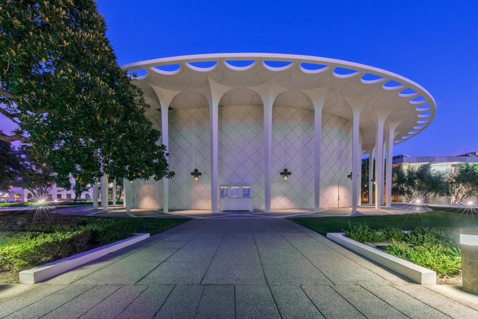 Das California Institute of Technology war der Verlierer des Rankings. Die Westküsten-Kaderschmiede für Ingenieure stürzte vom zweiten auf den sechsten Platz ab. Der geringe Frauenanteil in der Belegschaft von 37 Prozent war nicht schuld. Der Wert hatte im Ranking für 2022 noch niedriger gelegen. Die THE-Experten stuften CalTech insbesondere bei der Qualität der Lehre herunter, genauer gesagt von 93,6 auf 90,9 Punkte.