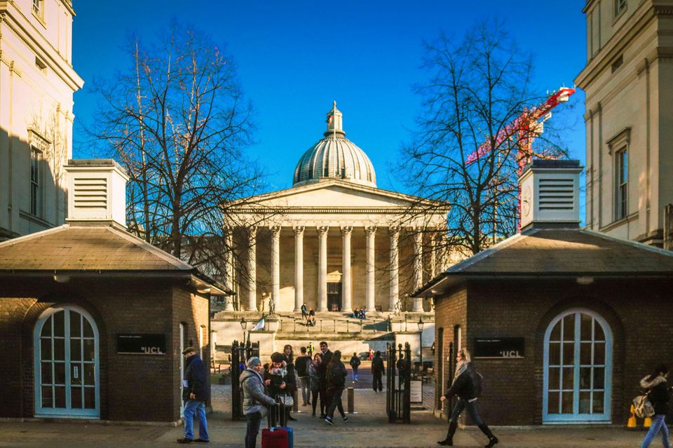 #5 University College London London stellt gleich drei Hochschulen dieser Bestenliste. Die Zweite ist das University College London (UCL). Es nahm den Betrieb 1826 auf und gründete mit dem King's College die University of London. UCL kam mit 85,7 Punkten weltweit auf Platz 22 und auf Platz fünf in Europa. 60 Prozent der 36.791 Vollzeit-Studierenden stammten den Angaben zufolge aus dem Ausland. Auch an dieser Spitzenuniversität waren Frauen in der Belegschaft in der Überzahl (59 Prozent). Ganz anders sah es an der laut THE besten Universität auf dem Kontinent aus.