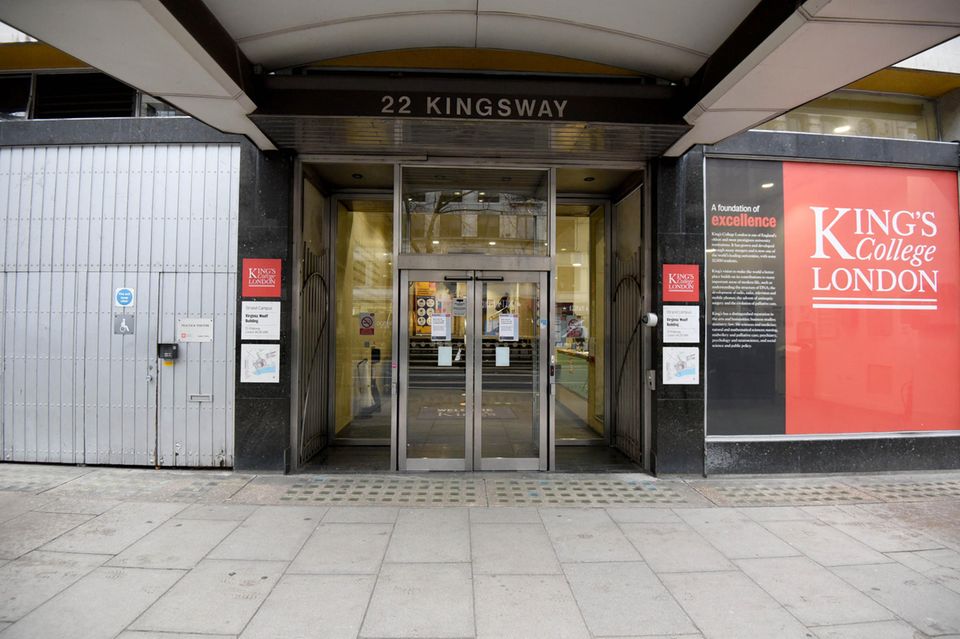 Das King's College London hatte sich im THE-Ranking der besten Universitäten Europas 2024 den neunten Platz mit der LMU geteilt. Zwar sahen die Experten das King's College London im weltweiten Vergleich nun erneut gleichauf mit der LMU auf Platz 38. Im Ranking der besten europäischen Universitäten aber kam die britische Bildungseinrichtung auf den neunten Platz. Das gelang dank hauchdünnem Vorsprung mit 78,8 Punkten. Als besonders stark bewerteten die Analysten mit jeweils 97,2 Punkten die Kategorien „Internationale Ausrichtung“ und „Qualität der Forschung“. 