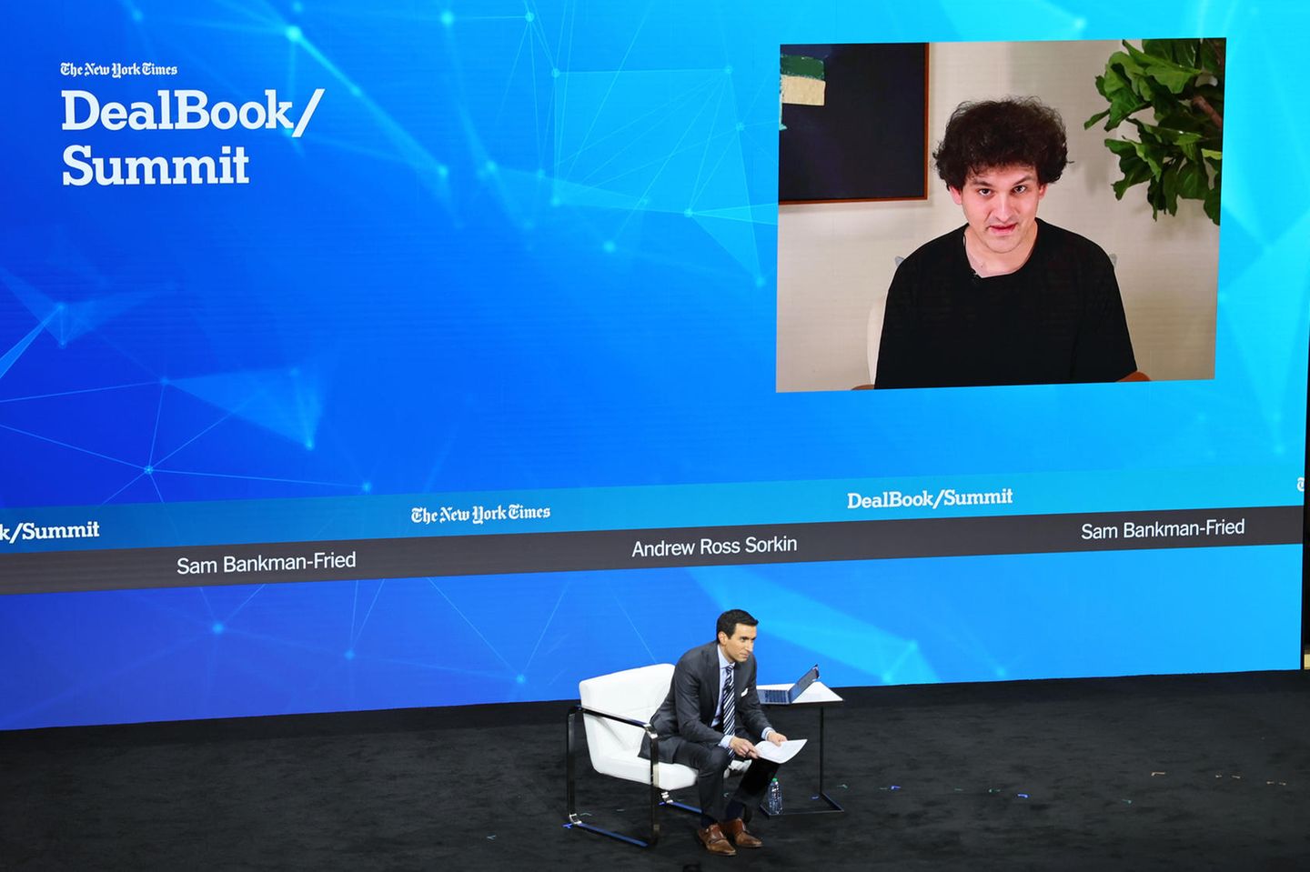 Sam Bankman-Fried spricht beim Dealbook Summit