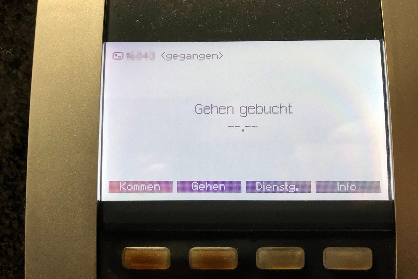 Stempeln bald alle Arbeitnehmer? Zumindest ist eine systematische Zeiterfassung verpflichtend, urteilte das Bundesarbeitgericht