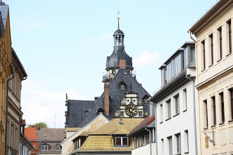 In deutschen Kleinstädten gibt es viele schöne Immobilien mit Potenzial, doch für die Sanierung fehlt oft das Geld