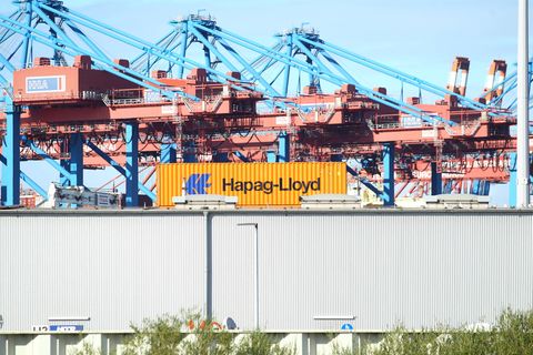 Hapag-Lloyd-Container in Hamburg: Aktienpapiere des Unternehmens kosteten Mitte des Jahres noch 450 Euro – heute liegt der Kurs bei nicht einmal 190 Euro