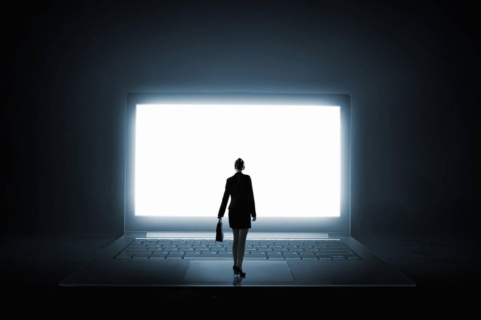 Auch wenn sich das wirtschaftliche Umfeld eintrübt, sollten Unternehmen nicht ihre Investitionen anstellen – vor allem nicht in die Digitalisierung, meint Gastautor Rob Bernshteyn