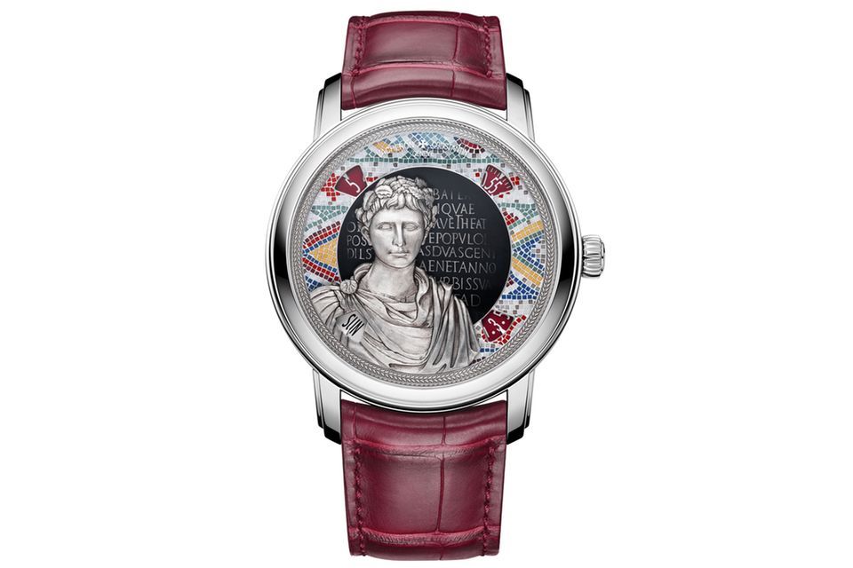 Métiers d'Art Hommage An Die Grossen Zivilisationen - Buste d'Auguste  WAS DIESE UHR BESONDERS AUSZEICHNET: In enger Zusammenarbeit mit dem Musée du Louvre würdigt Vacheron Constantin die großen Zivilisationen der Antike – von Persien über Ägypten und Griechenland bis ins Römische Reich. Beim nominierten Modell wurde die Büste des Augusts als Miniatur in Weißgold umgesetzt, die auf einem Email-Zifferblatt mit lateinischer Schrift im Zentrum ruht. Das Mosaik an seinem Rand besteht aus 660 winzigen Steinchen, u. a. Jaspis und Aventurin.  BASISDATEN (AUSZUG): Kaliber 2460 G4/2 (Werk), 18 Karat Weißgold (Gehäuse), Zifferblatt aus Email mit Gravierung aus Weißgold, besetzt mit 660 Mosaiksteinen, 42 mm Durchmesser, wasserdicht bis 30 m, 40 Stunden Gangreserve, Armband aus Alligatorleder   PREIS: auf Anfrage, limitiert auf fünf Exemplare. 