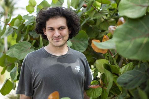 Eines der mutmaßlich letzten Bilder in Freiheit: Sam Bankman-Fried am 6. Dezember auf den Bahamas