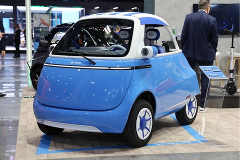 Das Elektro-Stadtauto Microlino auf der Pariser Automesse