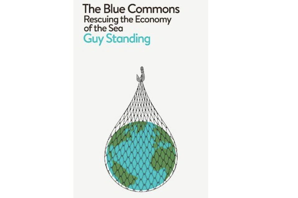 von Guy Standing  Ozeane sind das ultimative Gemeingut, sie gehören uns allen. Guy Standing schildert in seinem Buch die Verwüstung der Weltmeere durch Überfischung, Müll und Bergbau. Auf der Suche nach einer Lösung überrascht der originelle Denker mit radikalen Ideen zu Eigentum und Gemeingut. Die Vorschläge sind ehrgeizig und wohl auch unrealistisch, aber angesichts einer unkontrollierten Ausbeutung unseres Planeten mehr als notwendig.  Pelican - 27,40 Euro