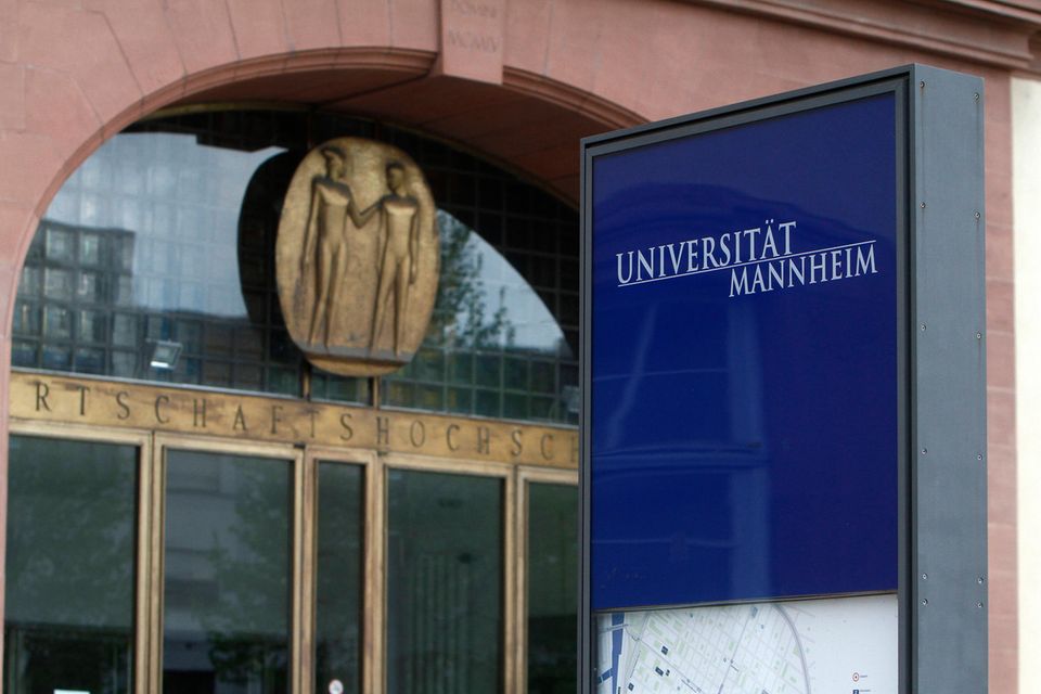Die Mannheim Business School ist eine Graduate School der Universität Mannheim. Die FT verortete sie in Europa auf Platz 21 der besten Wirtschaftshochschulen, was den vierten Rang in Deutschland bedeutete. Die Manager-Schmiede schnitt in den Einzelkategorien am besten beim MBA-Ranking ab (Platz 17).