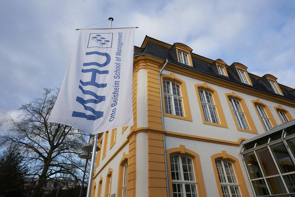 Die WHU – Otto Beisheim School of Management in Vallendar und Düsseldorf kam im Gesamt-Ranking der besten europäischen Wirtschaftshochschulen 2022 auf Platz 13. Ihr gelang als erster deutscher Bildungseinrichtung dieser Liste in einer Einzelkategorie der Einzug in den europäischen Top 10 (Platz acht im Executiv-MBA-Ranking).