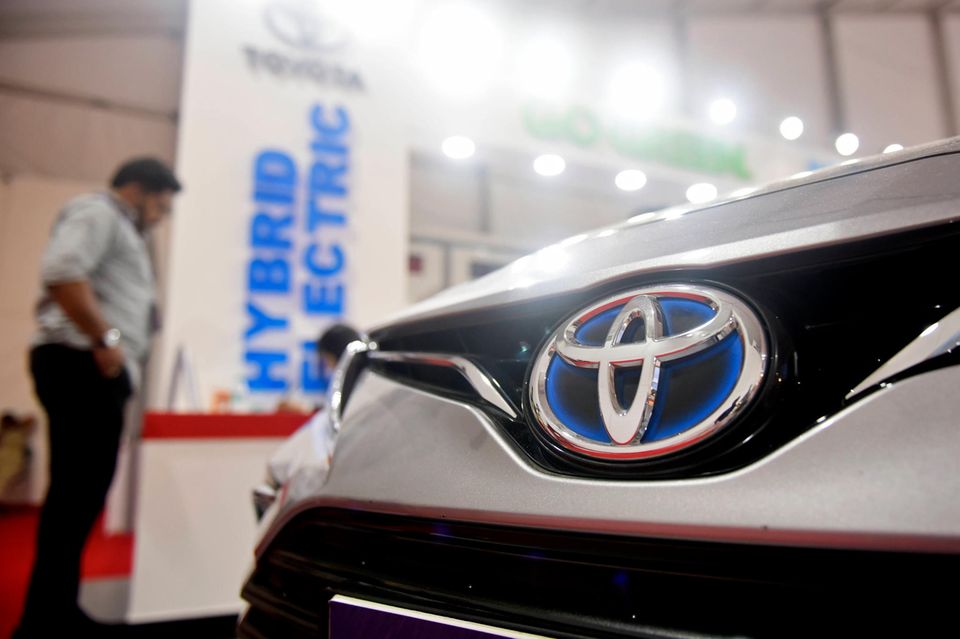 6 Toyota Von der Schwäche Coca-Colas konnte Toyota profitieren. Der japanische Autobauer stieß mit einem Zuwachs von zehn Prozent um einen Rang auf Platz sechs vor. Interbrand bezifferte den Markenwert von Toyota auf zuletzt 59,8 Mrd. Dollar.