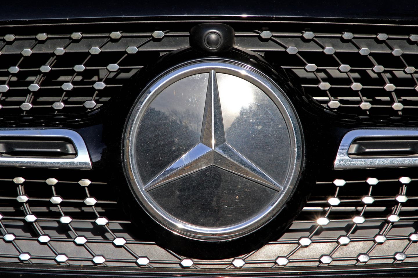 Der Stern ist das Symbol für eine der wertvollsten Marken der Welt: Mercedes-Benz