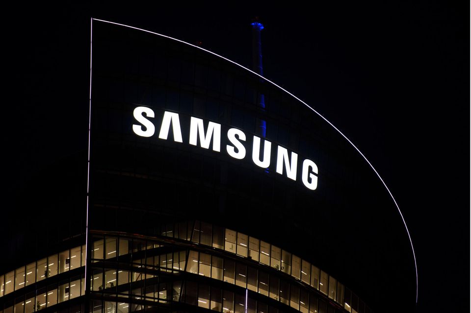 In der Verbrauchergunst gestiegen ist hingegen Samsung. Der koreanische Elektronikkonzern verbesserte sich um einen Platz auf Rang fünf (52,5 Punkte) und war damit der einzige Branchenvertreter in den Top 10. Samsung lag in der Einzelkategorie „Unterhaltungselektronik“ vor den Lautsprecher-/Kopfhörerherstellern Bose, Sennheiser sowie Bang & Olufsen. Sony folgte auf Platz fünf. Apple schaffte es in seiner Sparte nicht in die Top 5.