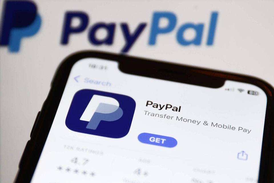 Paypal feierte 2021 sein Debüt im „Marke des Jahres“-Ranking. Bereits ein Jahr später reklamierte der digitale Bezahldienst den Titel der beliebtesten Marke in Deutschland für sich. Er steigerte sich von 50,1 auf 58,2 Punkte und löste damit Lego ab. Neben dm Bio fielen auch Nivea (2021: Platz acht) und Andechser Natur (Platz zehn) aus den Top 10 heraus.