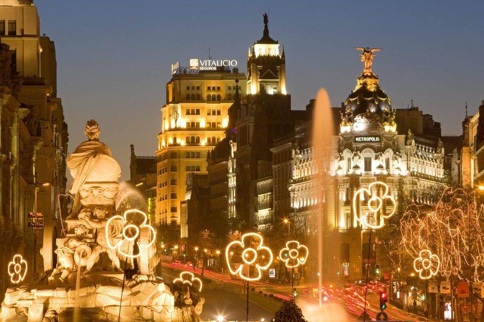 7 Madrid Madrid landete mit 38,8 von 50,0 möglichen Punkten auf Platz sieben der besten Städte für eine Workation in Europa. Die besten Noten gab es für die spanische Hauptstadt ebenfalls beim Tageslicht und den Unterkunftskosten. Ein Schwachpunkt war hingegen den Angaben zufolge die Zahl von Coworking-Spaces. Hier bekam Madrid die schlechteste Einzelwertung in den Top 10.