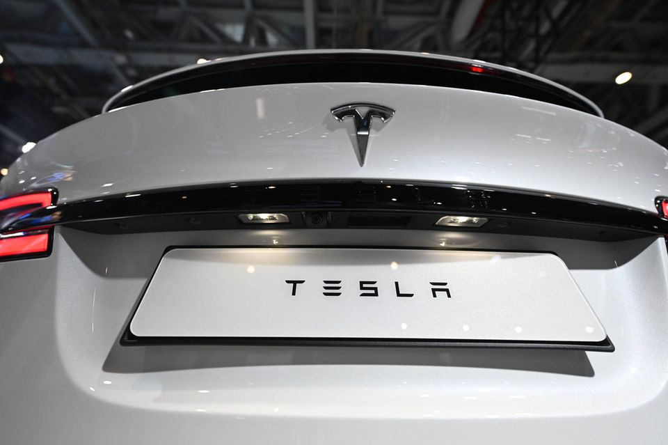 Die Tesla-Aktie verliert 700 Mrd. Dollar 