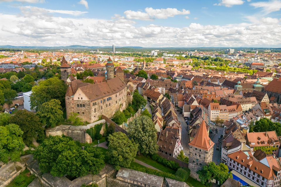 Nürnberg galt bisher nicht als Immobilienhotspot. 3.881 Euro zahlt man hier für den Quadratmeter – 6 Prozent weniger.